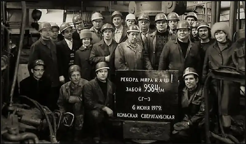 A szupermély Kola-kút rejtélye: mit fedeztek fel a szovjet tudósok 12 km-es mélységben és miért állították le a projektet a cél előtt arany, Bertha Rogers, David Guberman, élet eredete, felfedezések, föld mélye, fúrótorony, gáz, geológia, kola fúrólyuk, Kola-félsziget, olaj, rekordok, szovjet tudomány, szovjetunió, szupermély fúrás, tudományos kutatás, urán, Zapoljarnij