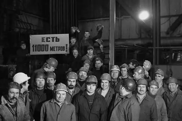 A szupermély Kola-kút rejtélye: mit fedeztek fel a szovjet tudósok 12 km-es mélységben és miért állították le a projektet a cél előtt arany, Bertha Rogers, David Guberman, élet eredete, felfedezések, föld mélye, fúrótorony, gáz, geológia, kola fúrólyuk, Kola-félsziget, olaj, rekordok, szovjet tudomány, szovjetunió, szupermély fúrás, tudományos kutatás, urán, Zapoljarnij